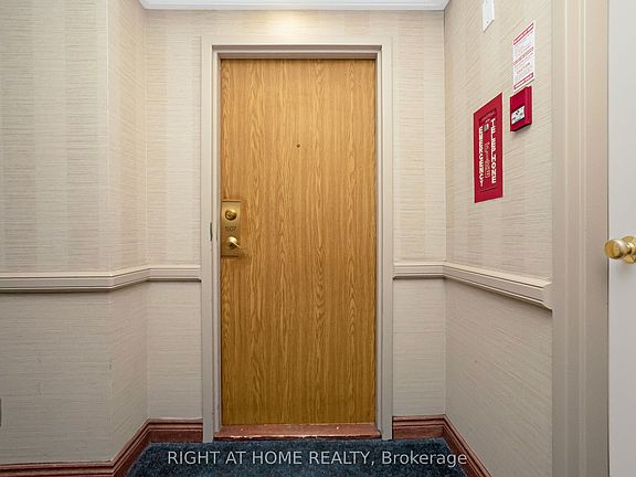 3rd image of 1360 Rathburn Rd E #1507