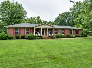 204 Sunset Dr, Waverly, TN 37185