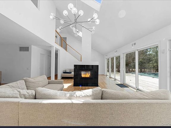 4th image of 35 Ely Brook Rd