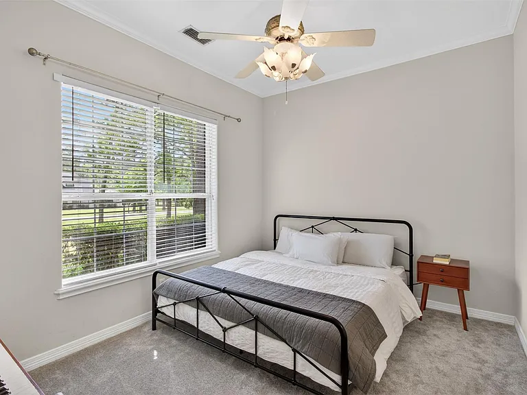 10626 Crystal Cove Dr — Photo 16