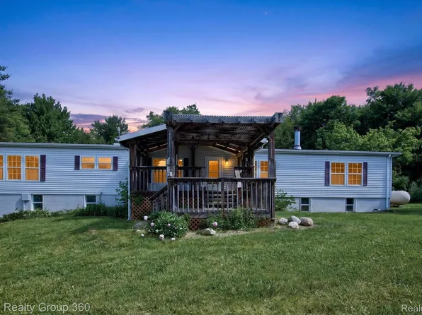 4884 Piersonville Rd, Columbiaville, MI 48421