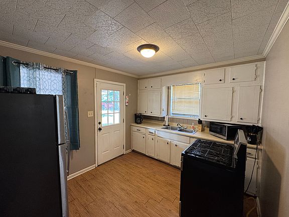 5th image of 112 Carson Dr #1