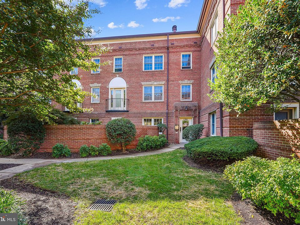 1st image of 1201 N Pitt St APT 1C