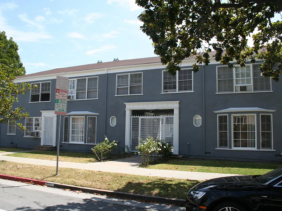 200 S Doheny Dr #200