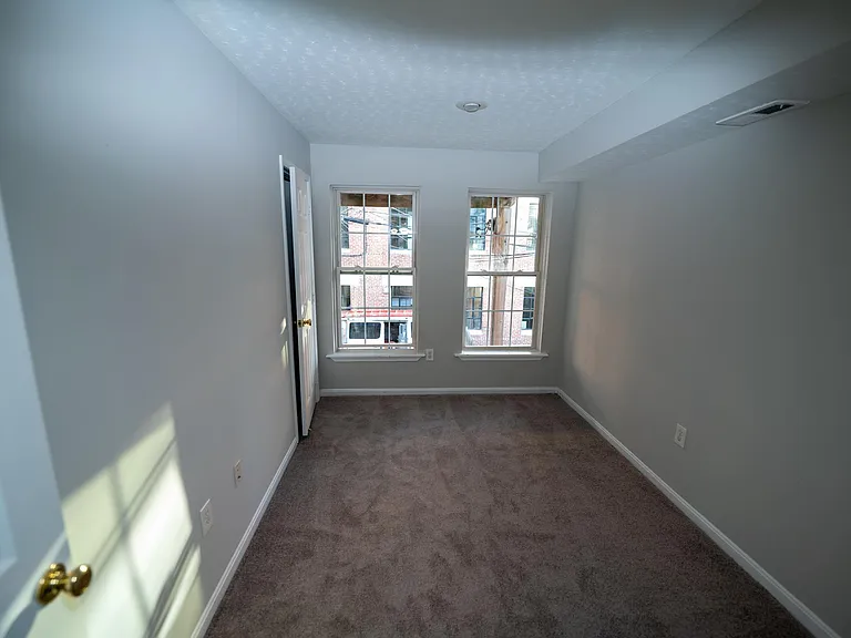1119 Race St — Photo 5
