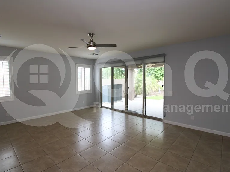 7562 W Tierra Buena Ln — Photo 7