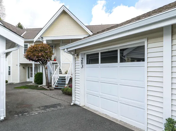 9109 154th St #203, Surrey, BC V3R 9G8