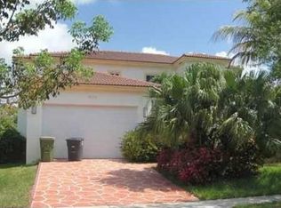 1935 Alamanda Dr, North Miami, FL 33181