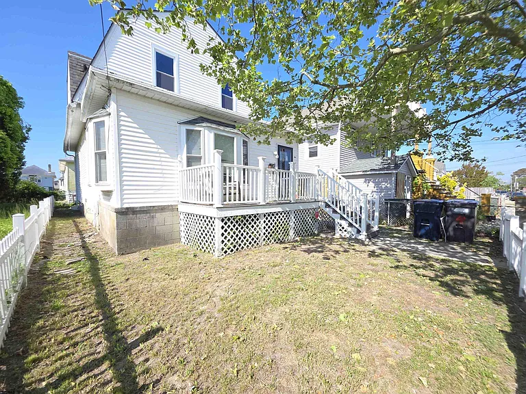 1404 Madison Ave — Photo 3