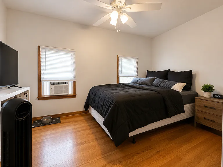 320 W Wilson St — Photo 5