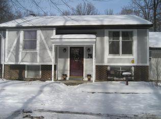 7863 Yale Rd, Atwater, OH 44201