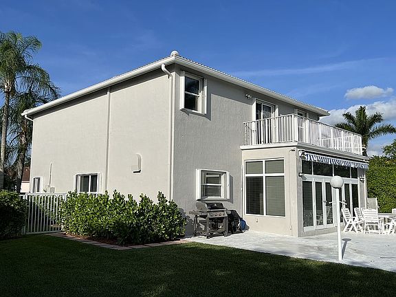 3rd image of 16744 Sapphire Isle
