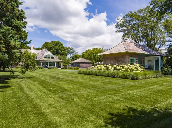 134 Herrick Rd, Southampton, NY 11968