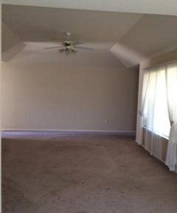 2nd image of 2216 Oleander Ln