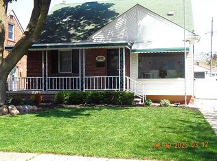 9671 Hubert Ave, Allen Park, MI 48101