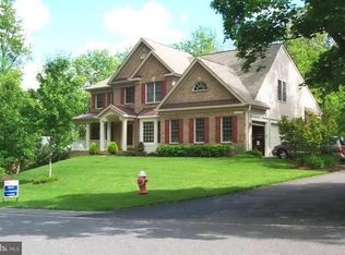 10411 Stratford Ave, Fairfax, VA 22030