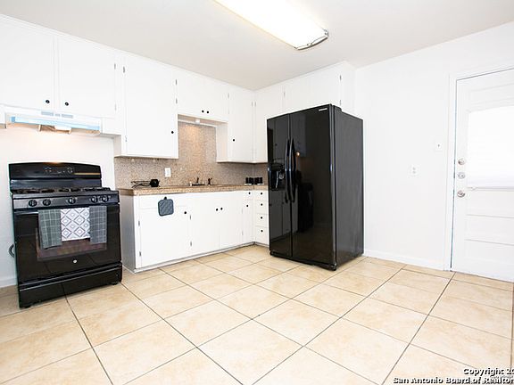 4th image of 638 Koehler Ct