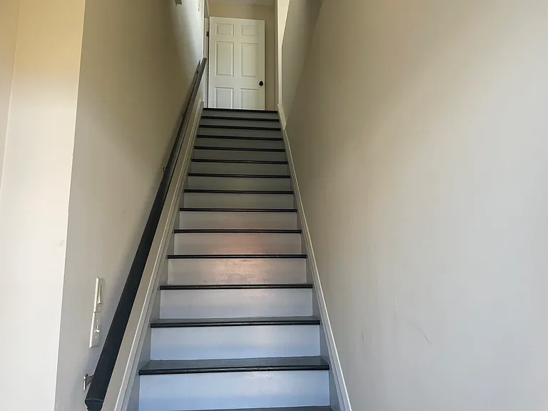 7 Locust Ave #1 — Photo 4