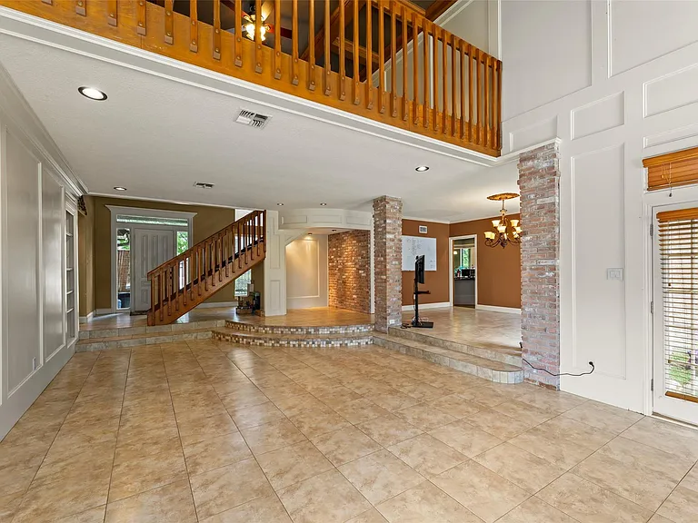 9714 Godstone Ln — Photo 11