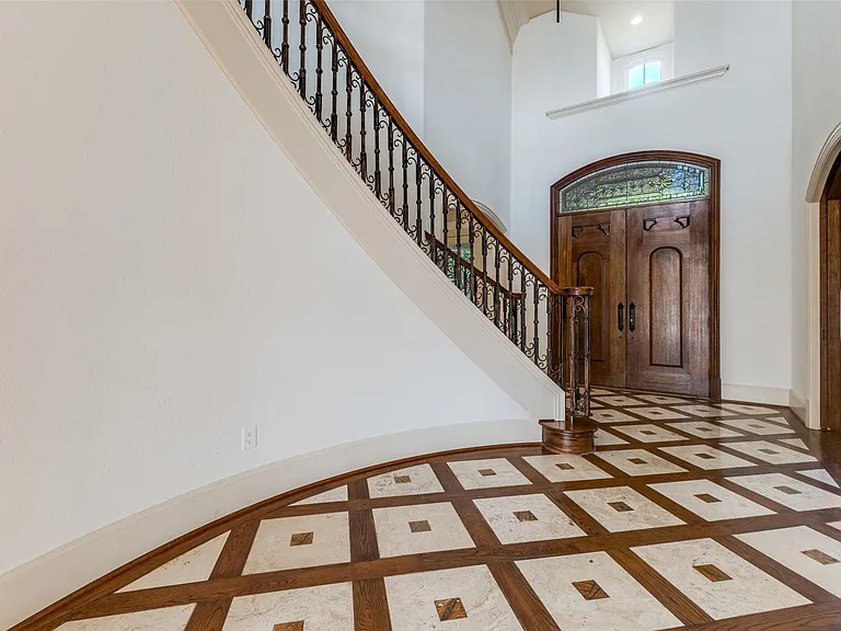 6416 Dykes Way — Photo 30