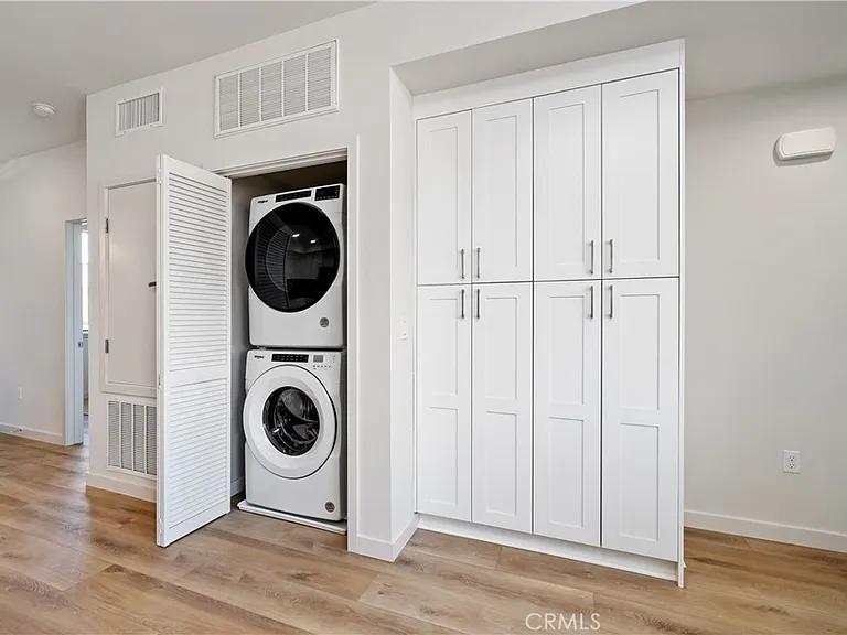 2475 Victoria Ave — Photo 22