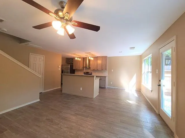 138 S Walden Elms Cir — Photo 4
