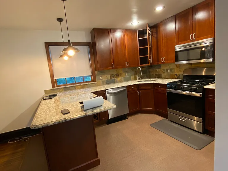 104 N Forest Ave #2 — Photo 6