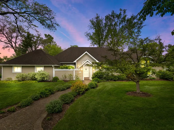 2131 Drury Ln, Northfield, IL 60093