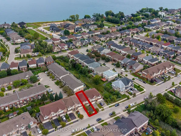 35 Palacebeach Trl, Hamilton, ON L8E 0B9
