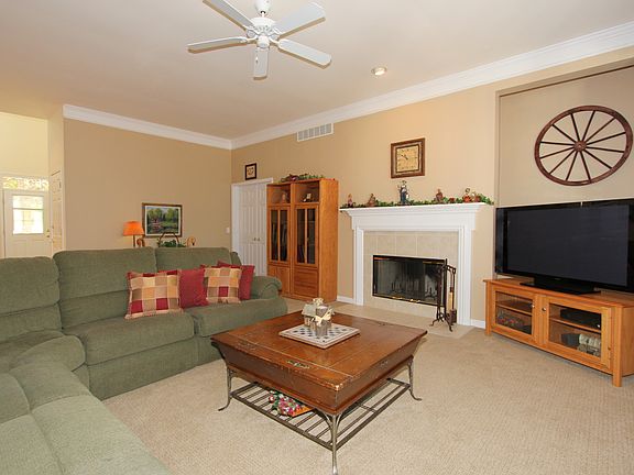 4th image of 28 Brookview Dr