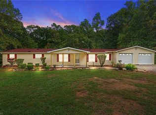 648 Mountain View Rd, King, NC 27021