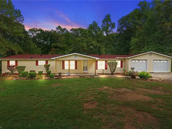 648 Mountain View Rd, King, NC 27021