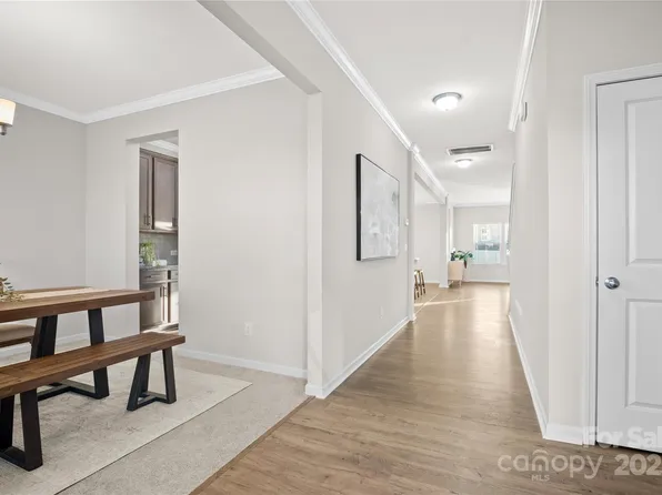 188 Water Ski Dr, Statesville, NC 28677