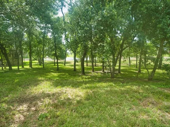 1163 Private Road 652, Bay City, TX 77414