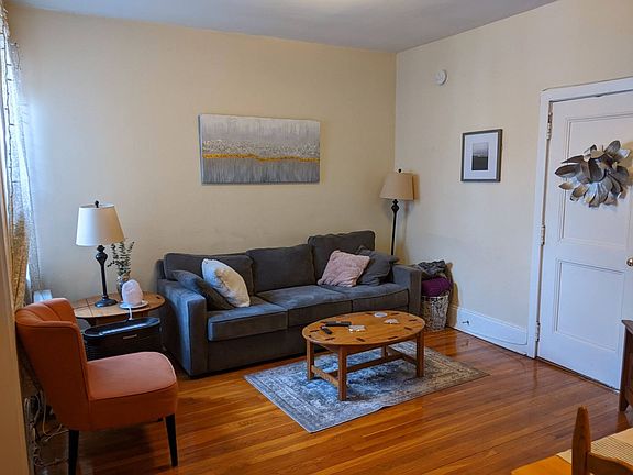 2nd image of 16 Fuller St #9