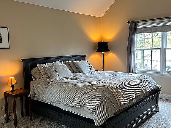 4th image of 1010 E Jefferson Ave