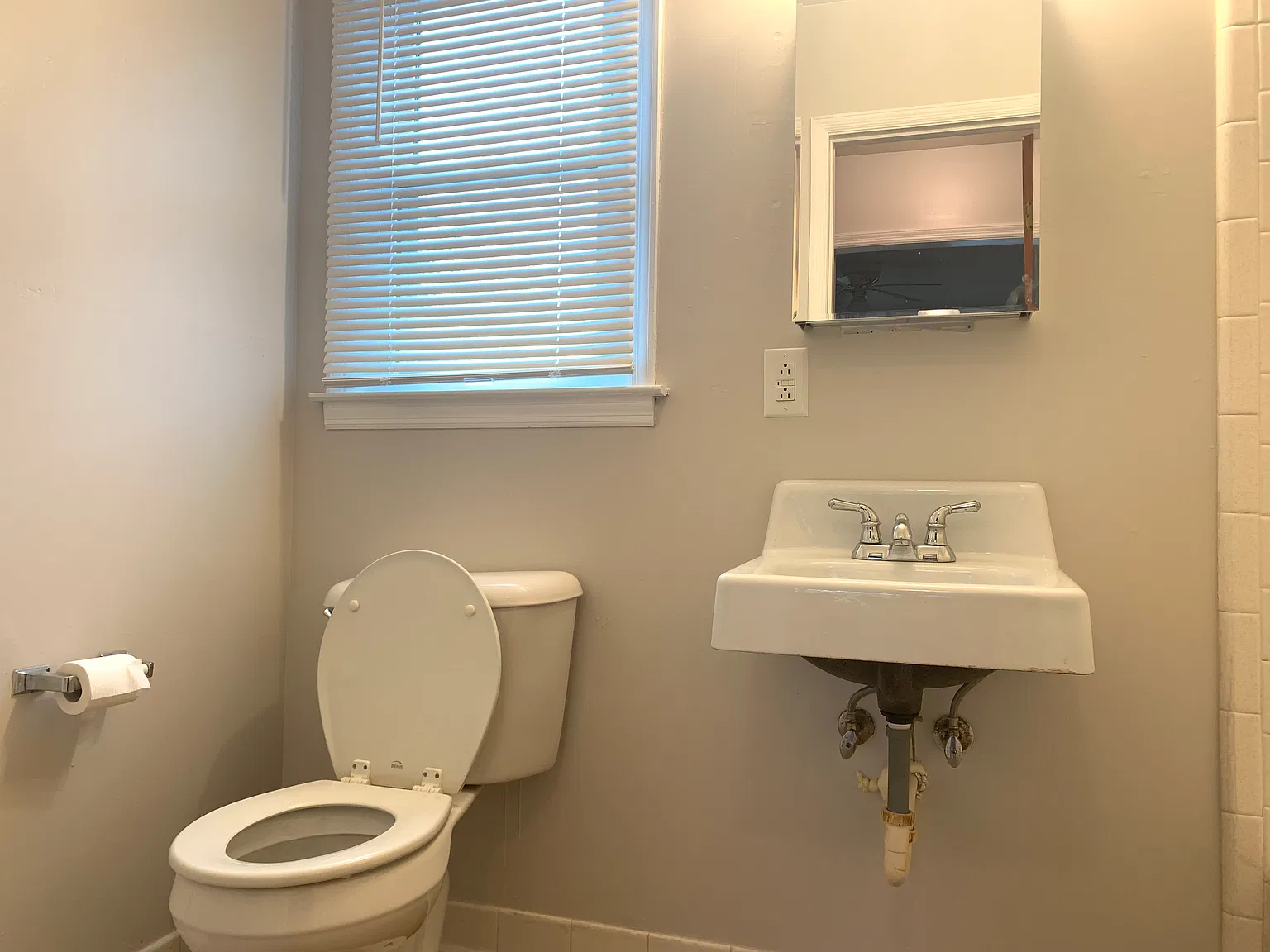 Alexi Apartments — Photo 4