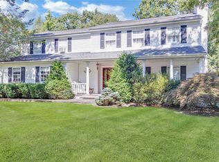 37 Michelle Dr, Shoreham, NY 11786