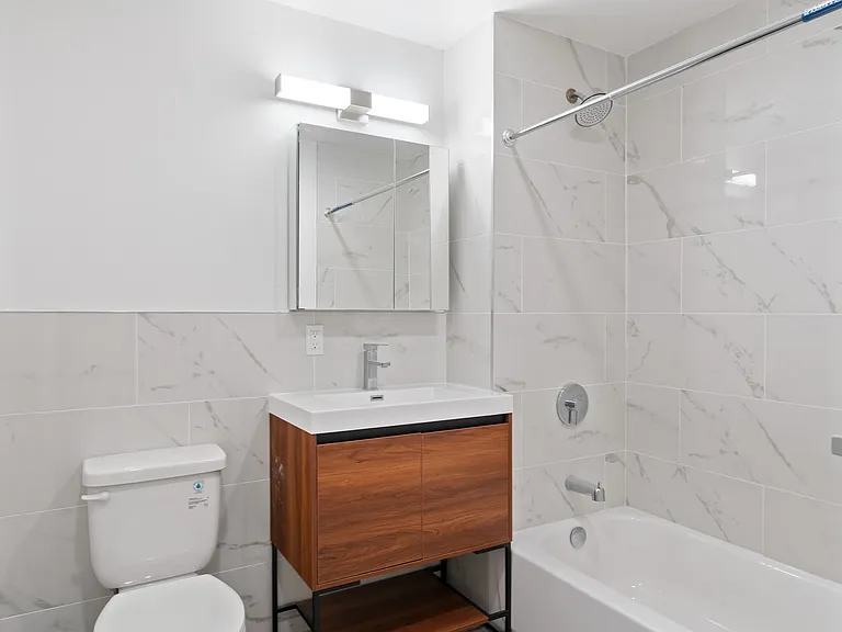 14-41 Broadway #PHB — Photo 4
