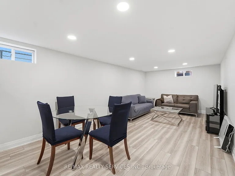 1305 Consort Cres #BASEMENT — Photo 15