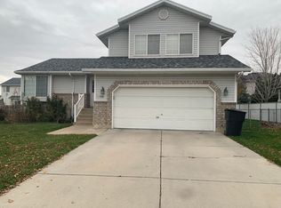 726 W 1860 N, Clinton, UT 84015