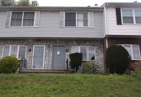 1st image of 628A Chancellor Ave