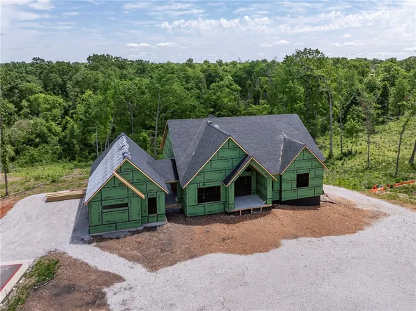 802 NE Carmelia Ln, Bentonville, AR 72712