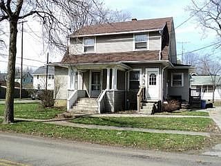 1st image of 224 Superior St