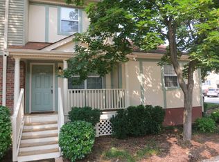 8829 Wrenwood Ln, Saint Louis, MO 63144