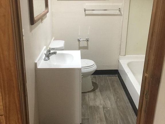 4th image of 434 Parkdale Ave