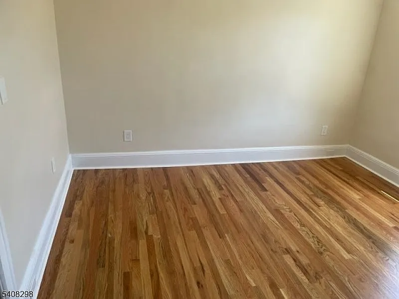 3 bed, 1.5 bath, $3,800 — Photo 4