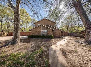 2302 NE 9th St, Lawton, OK 73507