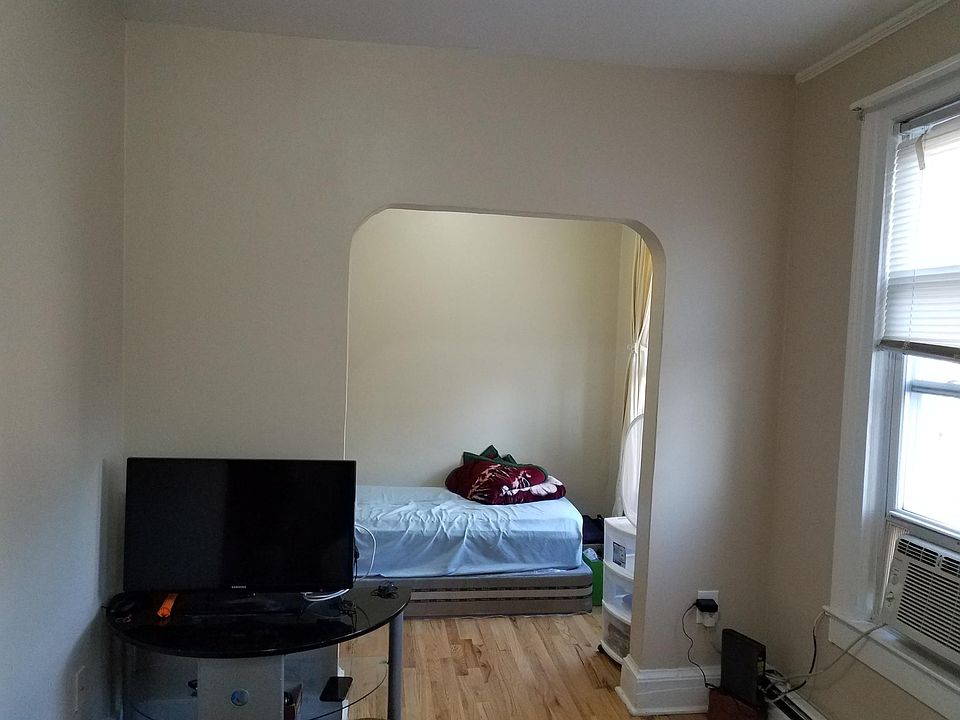 2nd image of 181 Oakland Ave