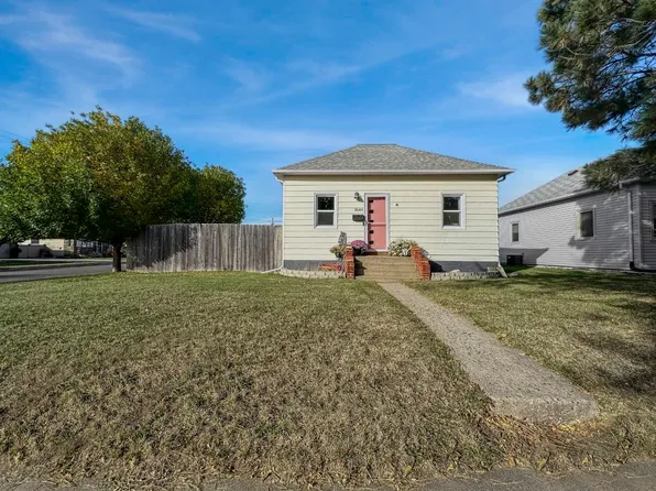1644 1st St SE, Minot, ND 58701